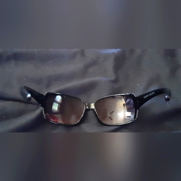 BabyPhat shades with blakish tent silver branding lenses have little scratches - Picture 3 of 4